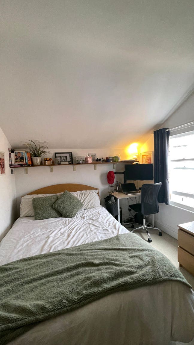 Cosy Room in Hotwells  Main Photo