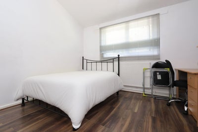 2 Rooms Left in Highbury Isligton -Move in Now !! Main Photo