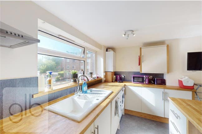 Bright & Comfortable Flat in Prime Leamington Spa  Main Photo