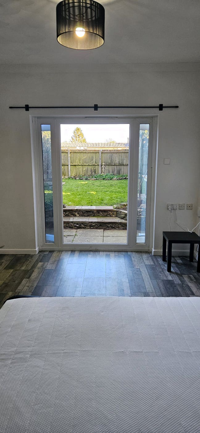 Self contained studio flat  Main Photo