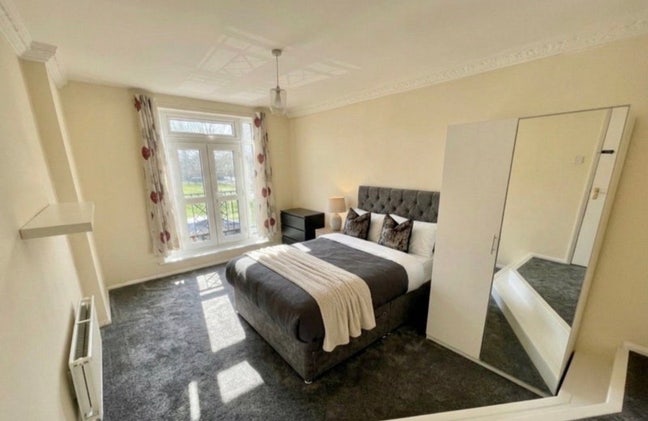 X5 Newly Renovated Rms - 5Min to Dlr - Lovely Area Main Photo