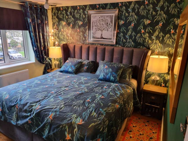 Double room with nice mature garden Main Photo