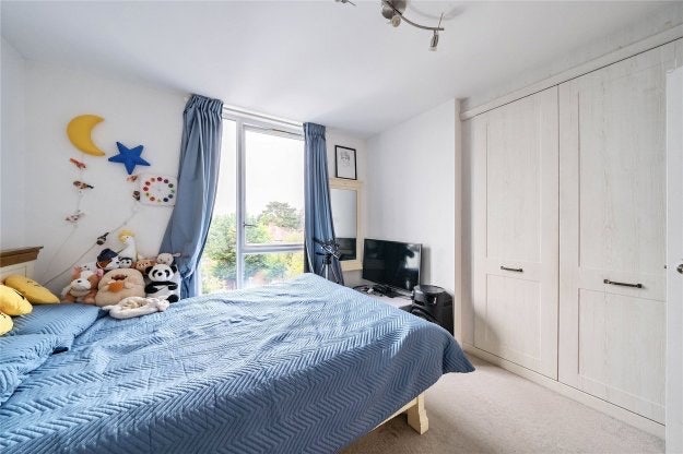 Room to rent in a 2 bedroom flat  Main Photo