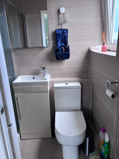 Quiet Top-Floor Double – Close to City & Airport Main Photo