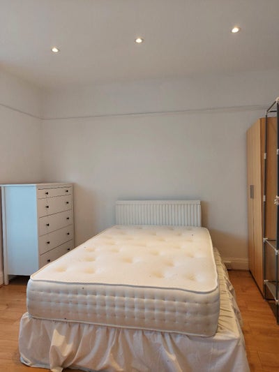 Beautiful Double Room Near Finsbury Park Main Photo