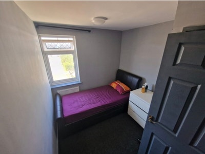 Single Room in Tilbury &pound;550 Pm Including Bills Main Photo