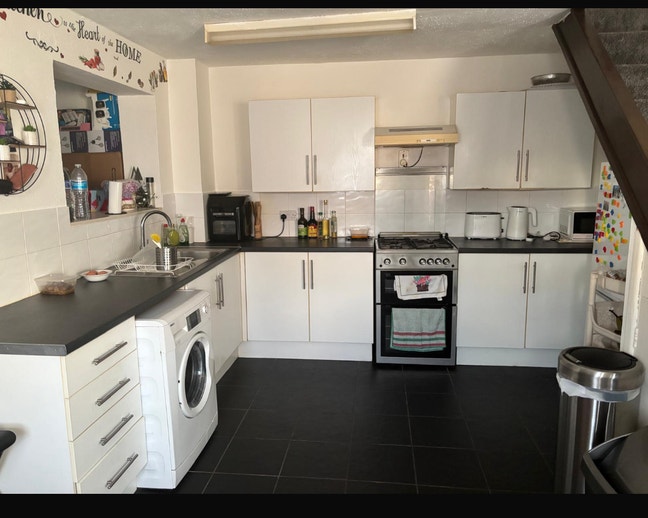 Single & Double Rooms Available  Main Photo