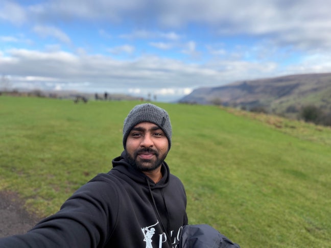 I am a professional male aged 32. I am lookin... Main Photo