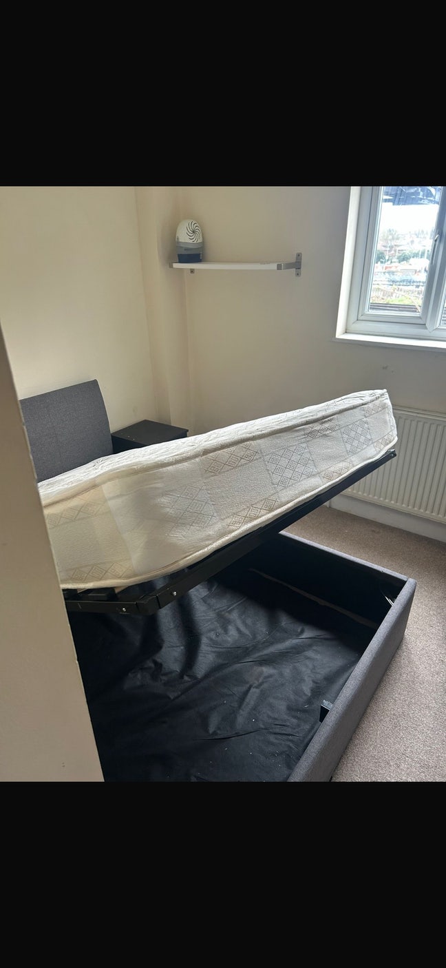 Room in Camberwell Main Photo