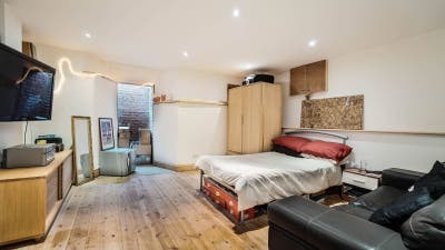 5XL Room + Garden– Lounge-Diner– nr Vicky Park 🌿 Main Photo