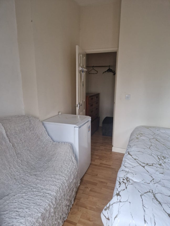 Ground floor room Main Photo