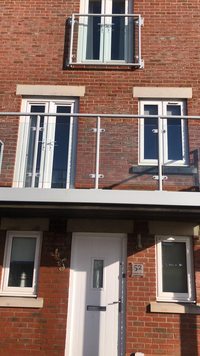 Rooms to rent in modern well kept house. Main Photo