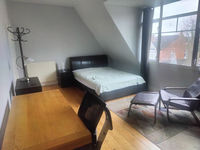 Very large Furnished double room in East Sheen Main Photo