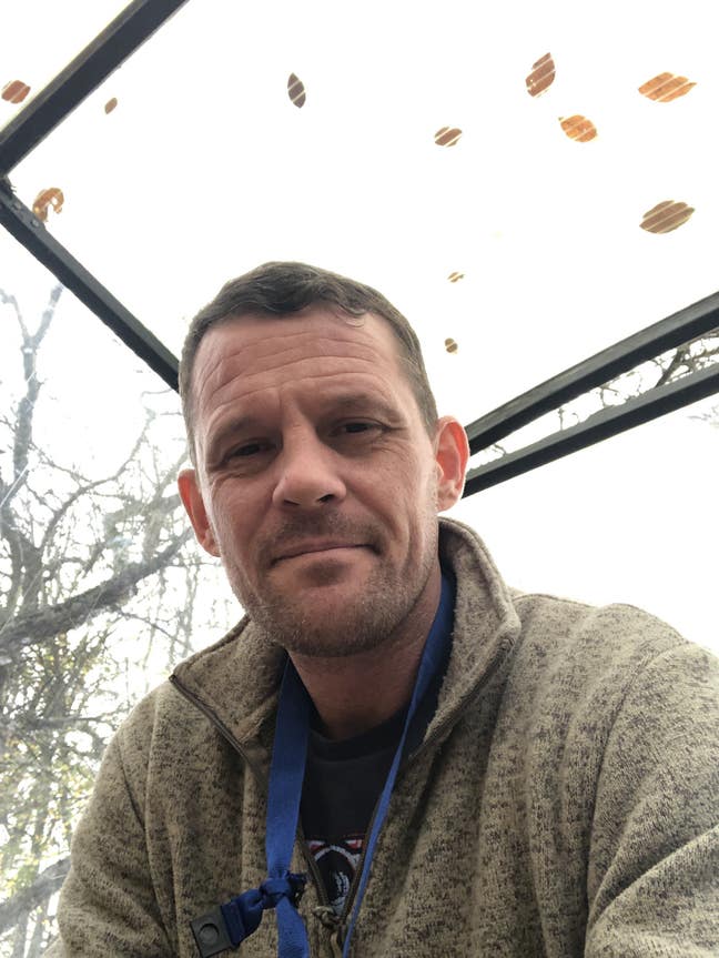 42 year old Male seeks a double room Main Photo