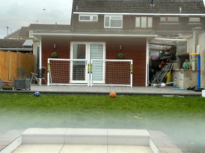 Studio flat ensuit with parking  Main Photo