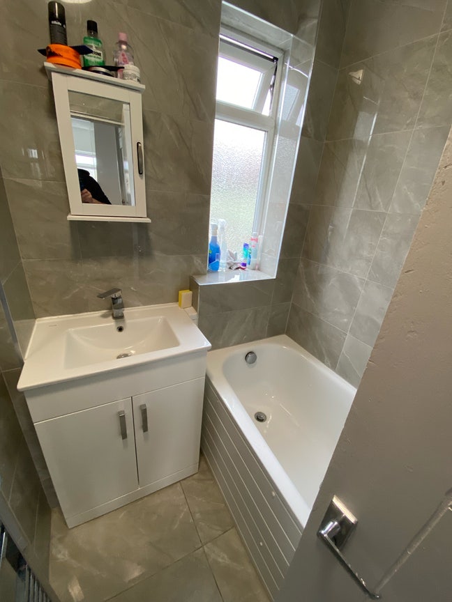 Amazing double room available now Main Photo