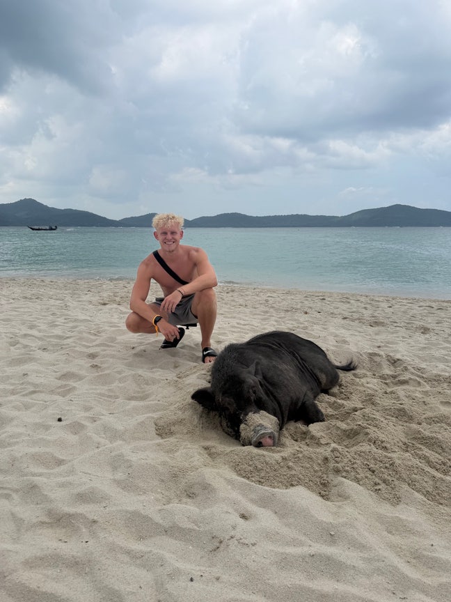 Moving to London in May and looking to house ... Main Photo