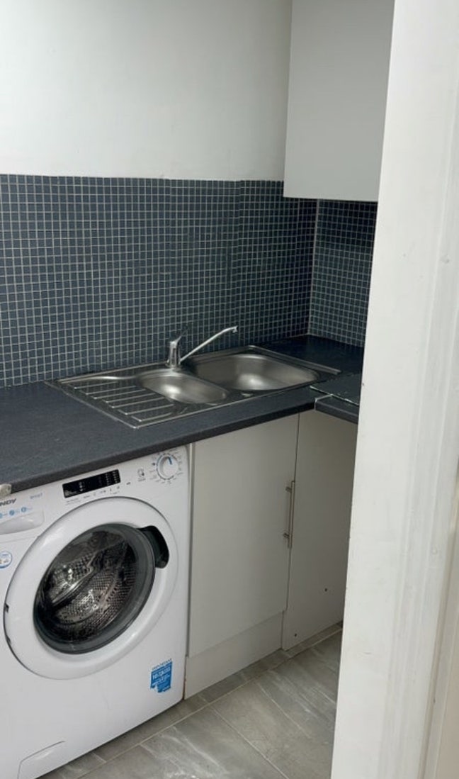 Large double bedroom en suite  Main Photo