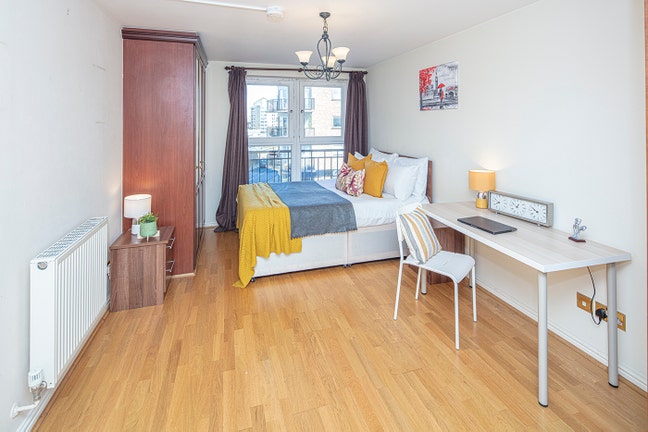 High-Standard Double Room with Private Shower Room Main Photo