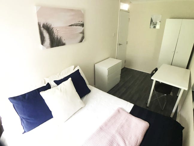 Lovely Double Room in a Vibrant Area Main Photo