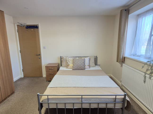 WOW - large double room  Main Photo