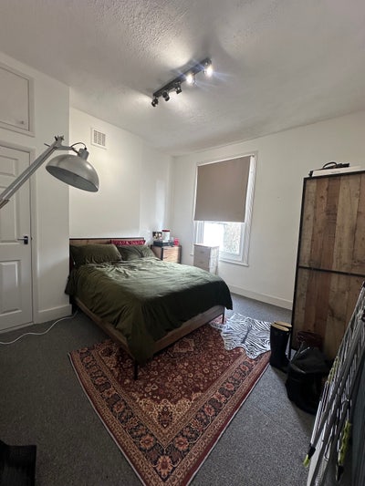 Hackney All Female Flat (April 9) ✨ Large Double  Main Photo