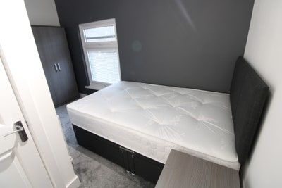 En-Suite Room all bills included Main Photo