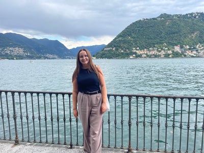 Female Professional seeking double room Main Photo