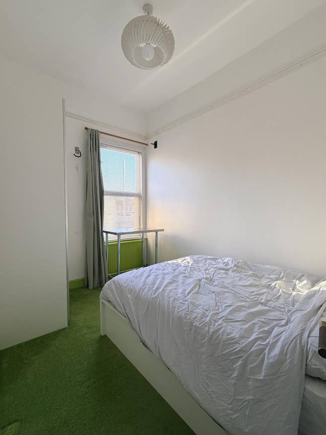 Double room in light 2-bedroom garden flat Main Photo