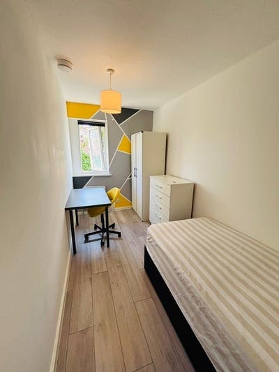 Lavish Oval Hideaway | Prime Location 🌟MARCH! Main Photo