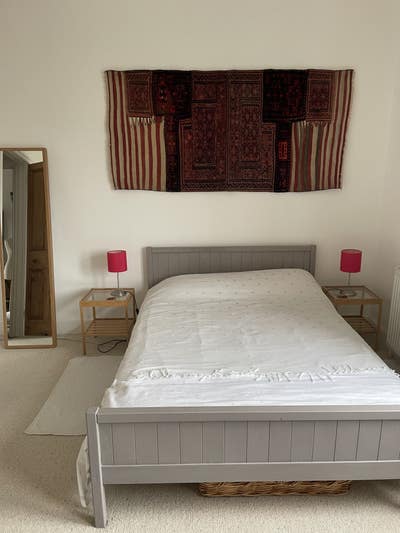 Large bright double room  Main Photo