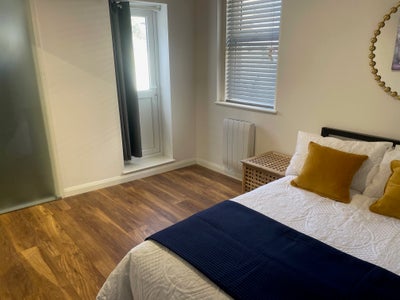New En Suite Double Rooms - Central Poole  Main Photo