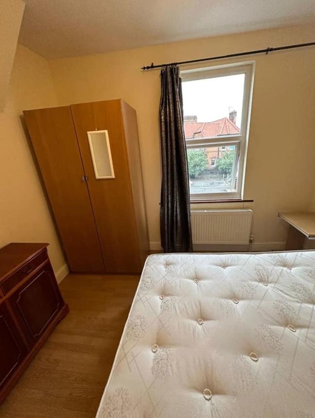 Double Room in Turnpike Lane  Main Photo