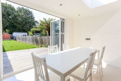 Huge Double room in modern professional house Main Photo