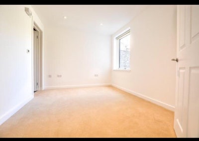 Double Bedroom with own En-suite bathroom Main Photo