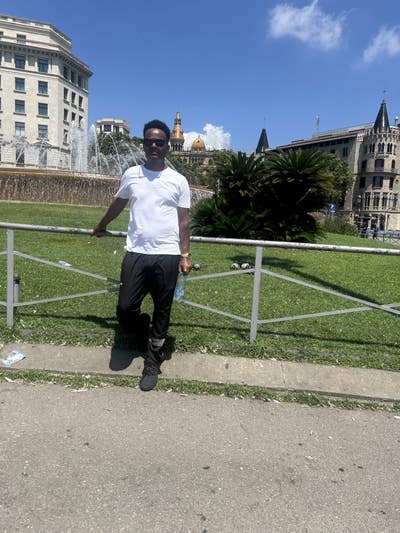 40 year old Male seeks a single or double room Main Photo