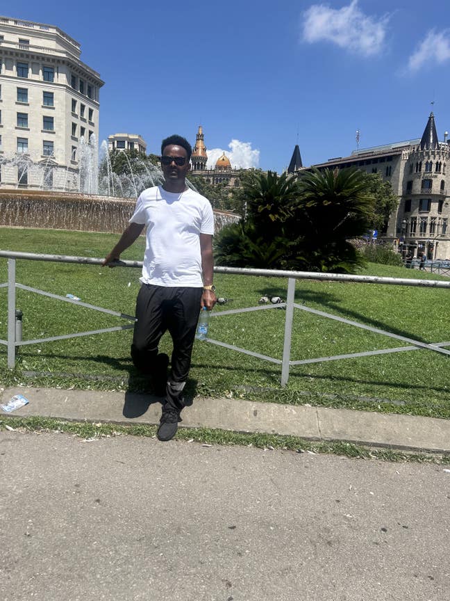 40 year old Male seeks a single or double room Main Photo