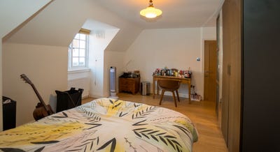 Lovely Double Room 4 Mins Walk to St Pancras Tube Main Photo