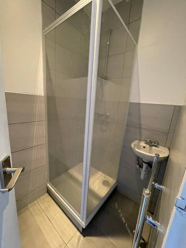 Charming En-suite in Seven Sisters/ 10 Min Central Main Photo
