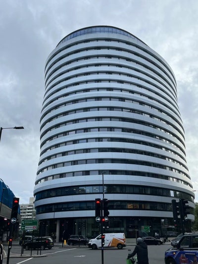 Ensuite room of Urbanest Westminster Bridge Main Photo