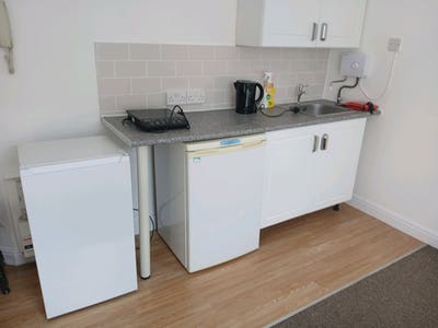 Hoole - - Fabulous Newly Renovated, Ensuite Studio Main Photo