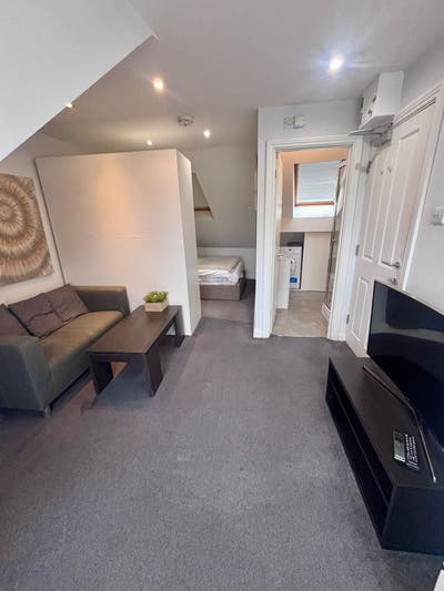 🏡 Double loft ensuite - Newly refurbished flat  Main Photo