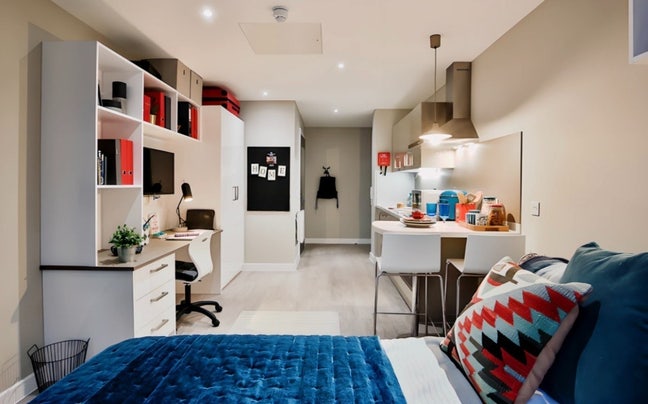 27 King‘s Stable Road studio tenancy take over Main Photo