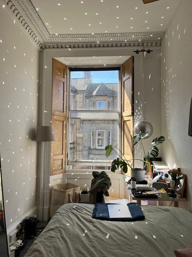 Bright double room available by the Meadows Main Photo