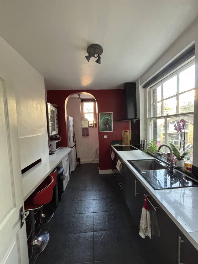 Room Available near Southbank! Main Photo