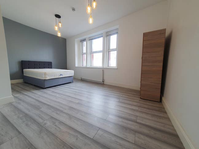 🔥Amazing Massive Ensuite Studio Available!!✨ Main Photo