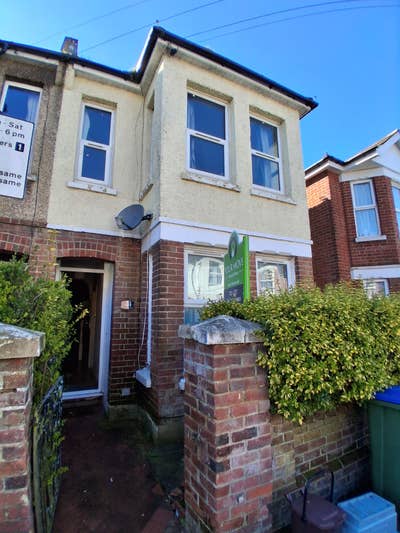 Short-term room for &pound;365 (all bills included) Main Photo