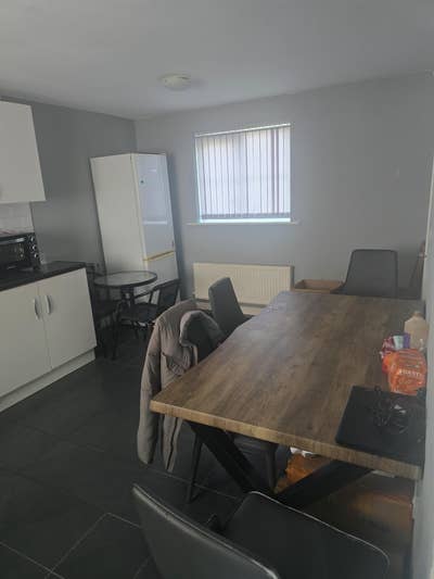 Double Bedroom Available  Main Photo