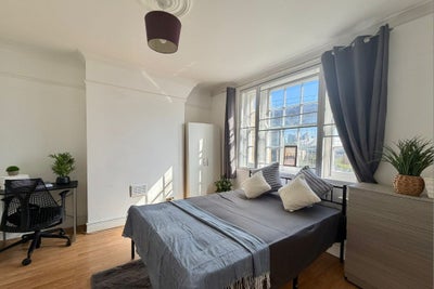 Canary Wharf Large Double available! Main Photo