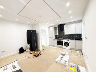 A stunning 3 bedroom property in West Ham, E16 Main Photo